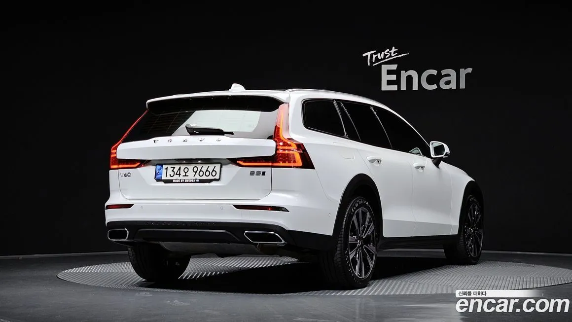 Volvo V60 2022 из KR, фото 2
