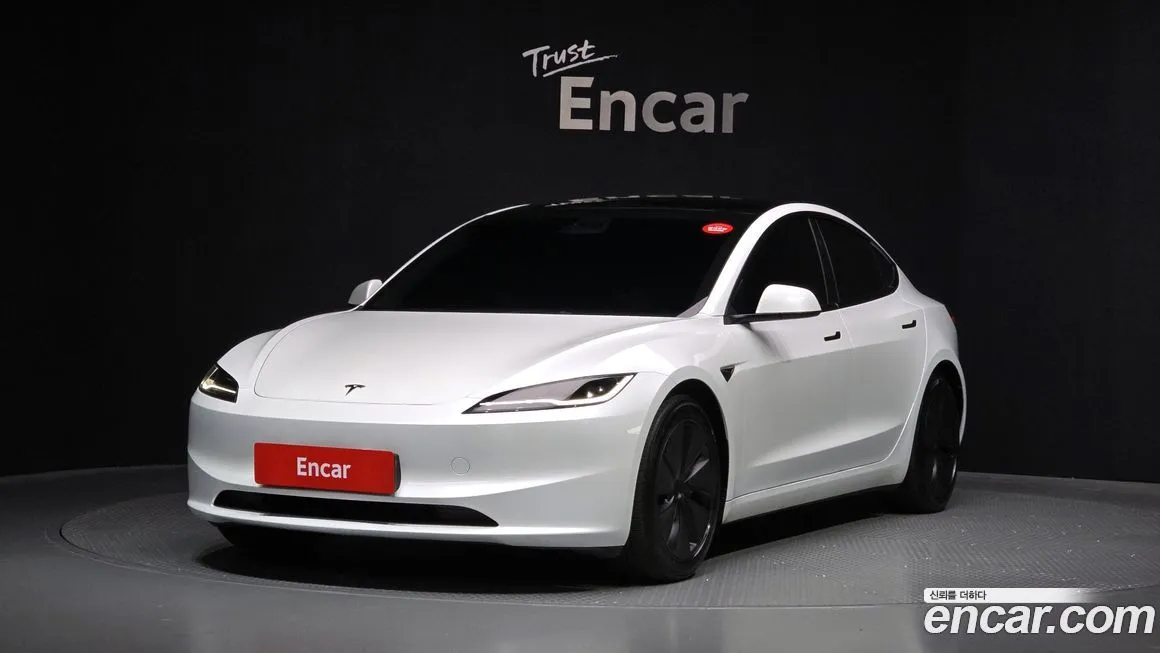 Tesla Model 3 — фото 1