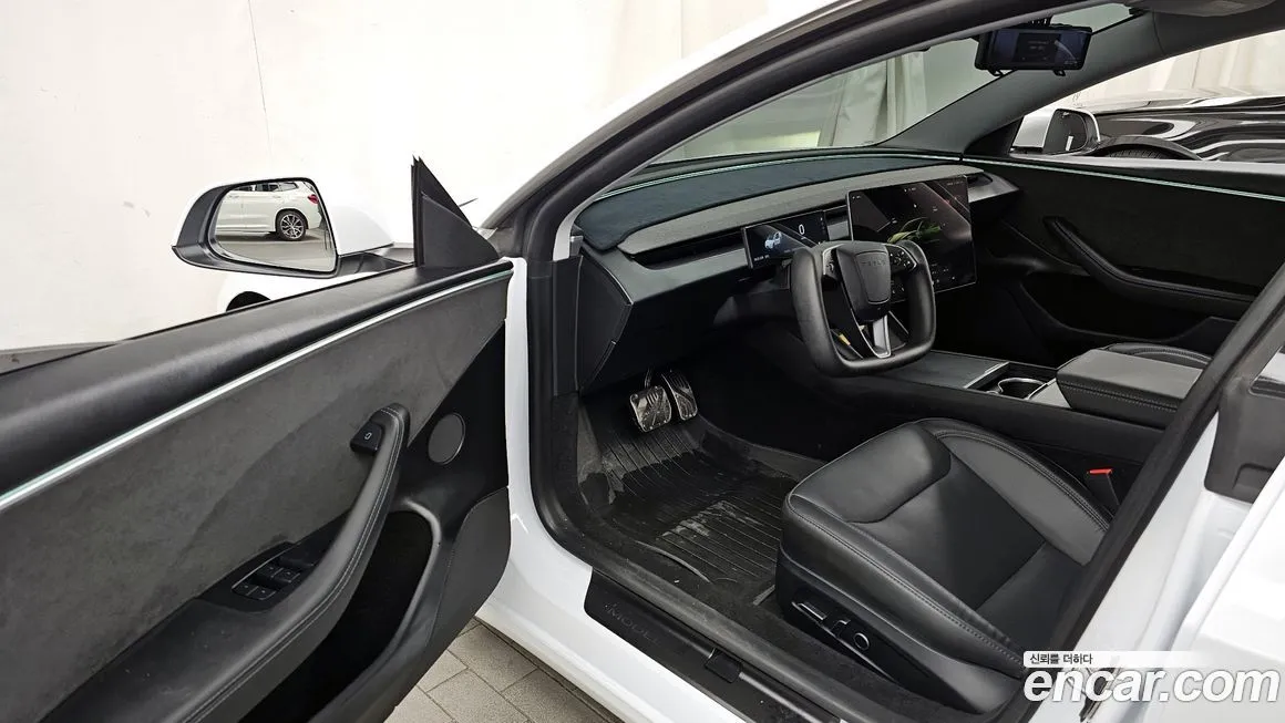 Tesla Model 3 — фото 10
