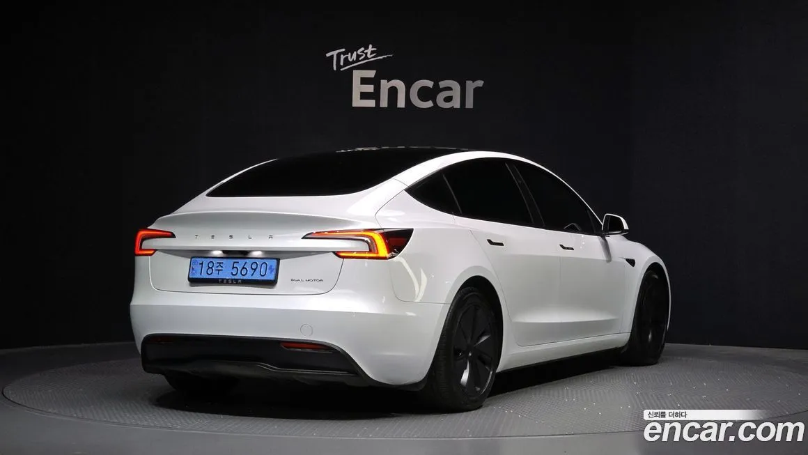 Tesla Model 3 — фото 2