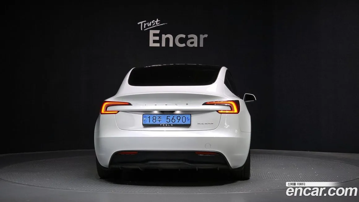 Tesla Model 3 — фото 4