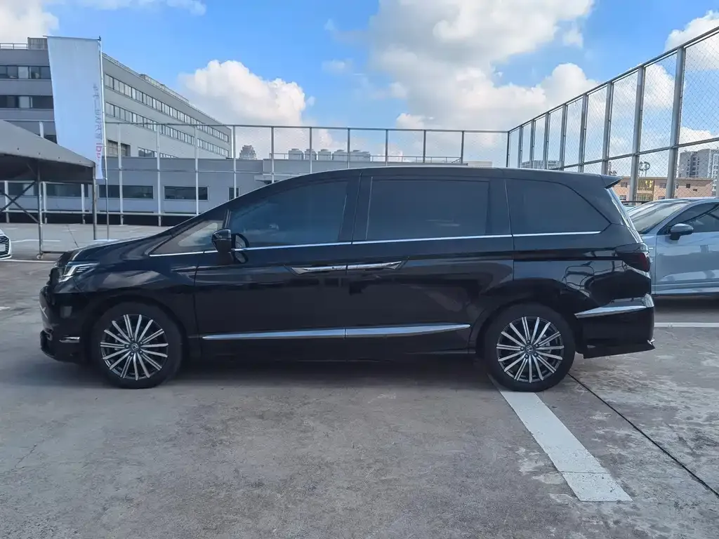 Honda Elysion 2022 из CN, фото 2