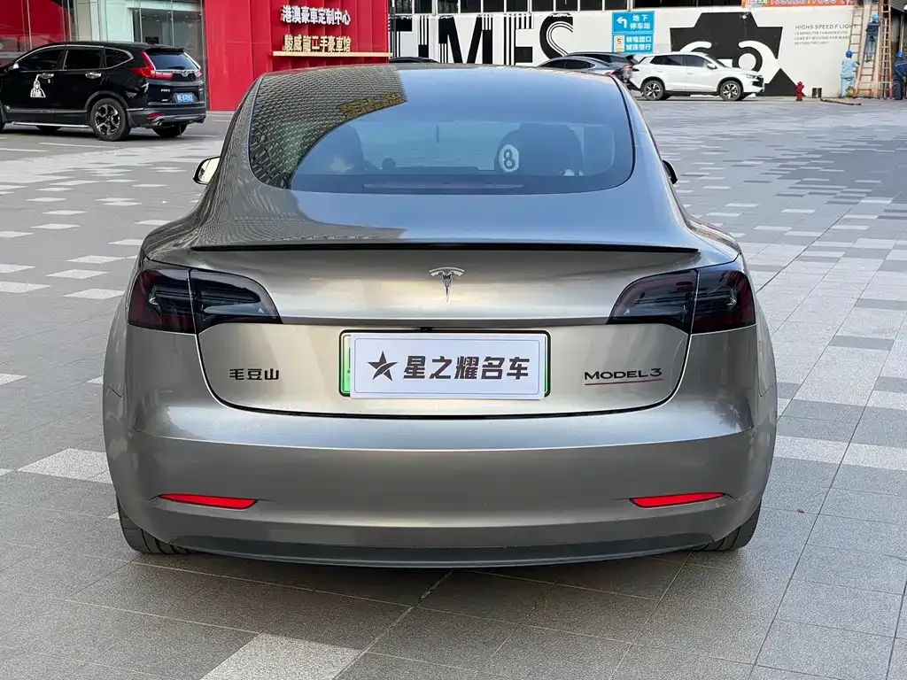 Tesla Model 3 — фото 4