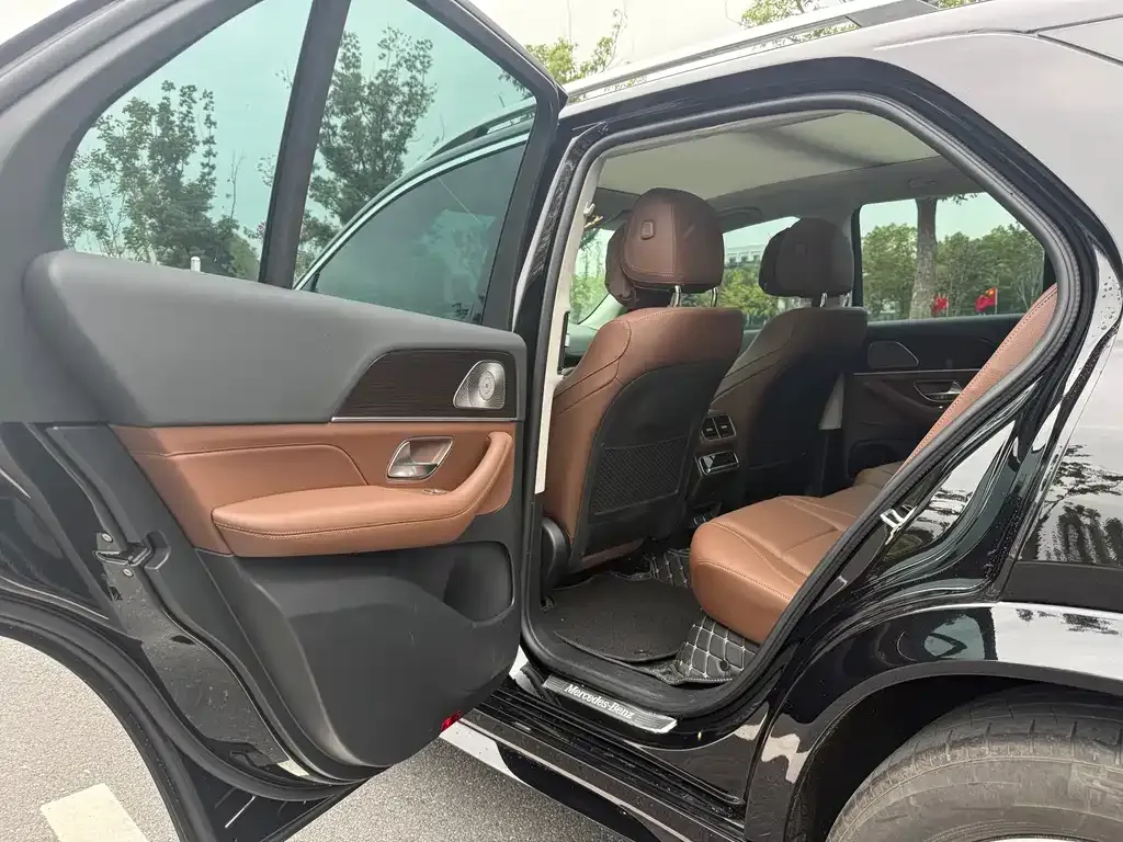 Mercedes-Benz GLE — фото 8