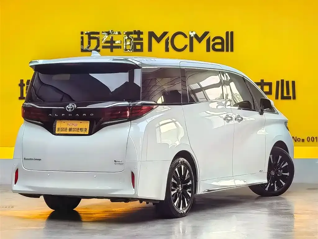 Toyota Alphard — фото 4