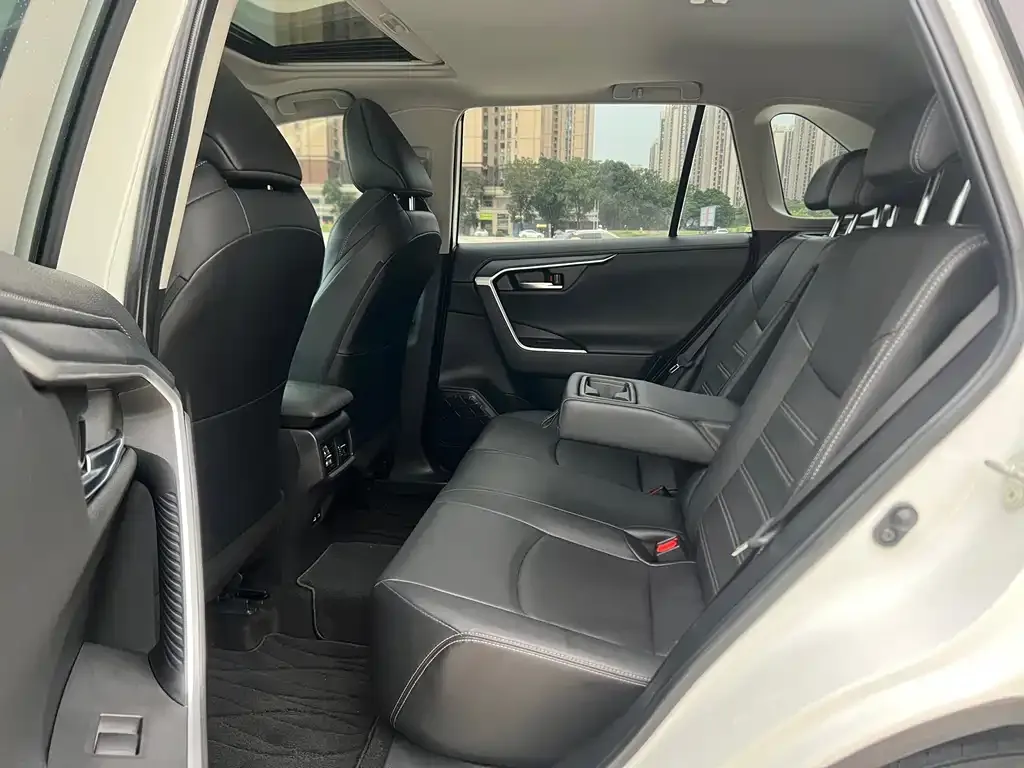 Toyota Wildlander 2022 из CN, фото 7