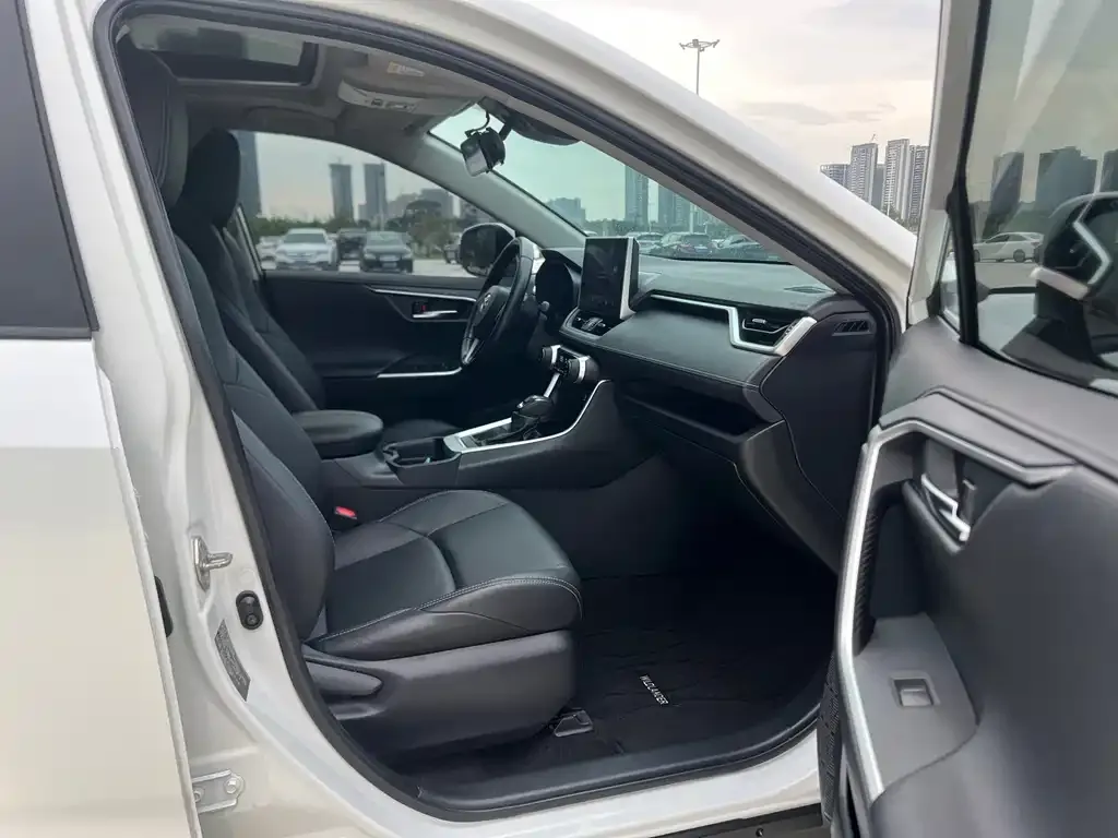 Toyota Wildlander 2022 из CN, фото 9