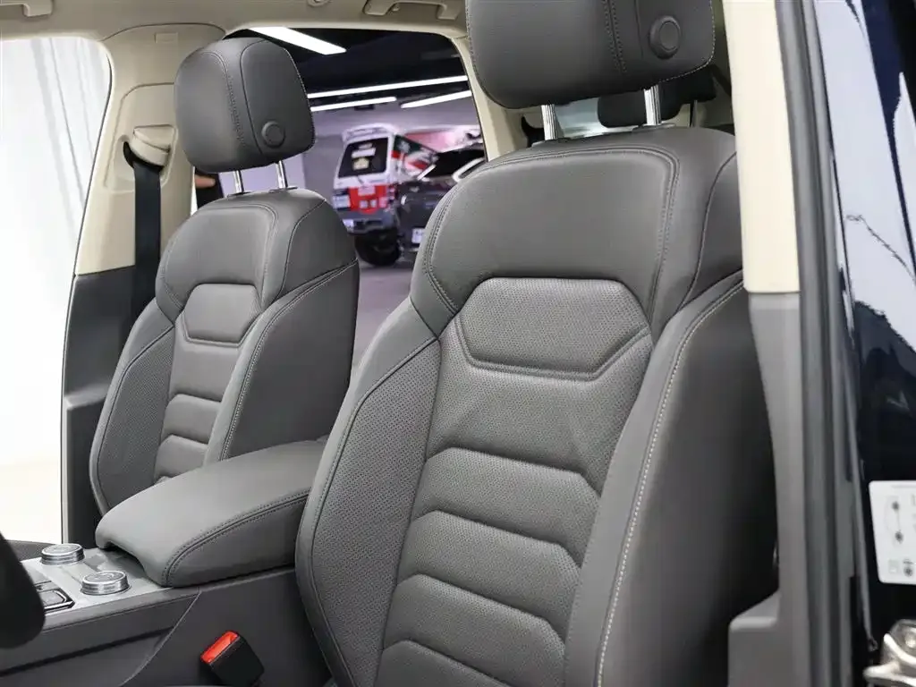 Volkswagen Touareg 2022 из CN, фото 3