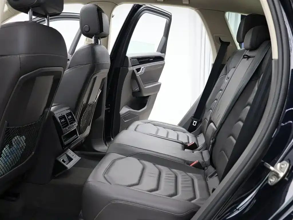 Volkswagen Touareg 2022 из CN, фото 6