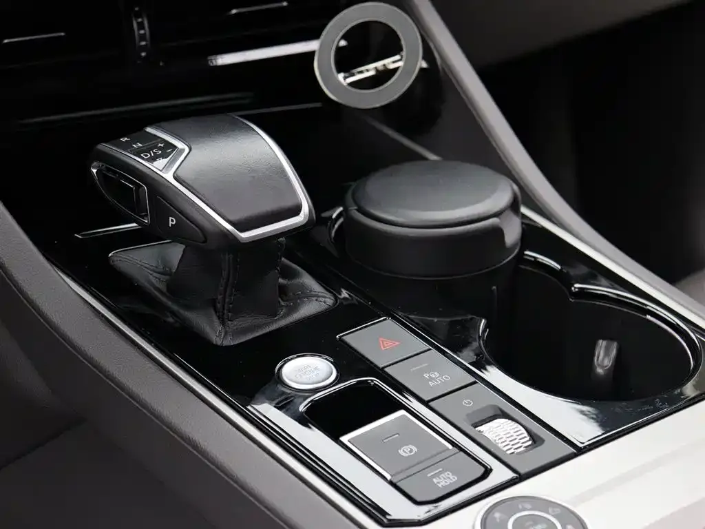 Volkswagen Touareg 2022 из CN, фото 9