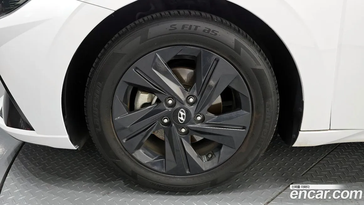 Hyundai AVANTE 2023 из KR, фото 5
