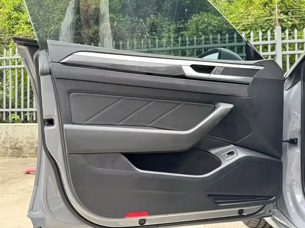 Volkswagen CC 2022 из CN, фото 2
