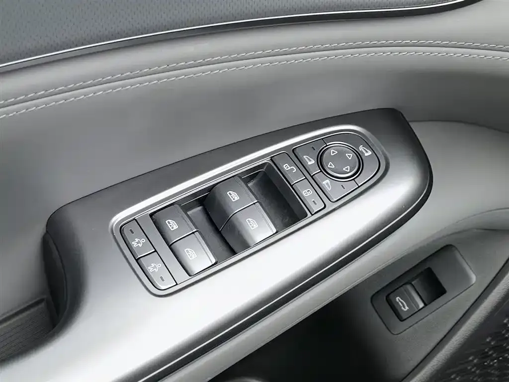 BYD Seal 07 DM-i 2025 из CN, фото 9