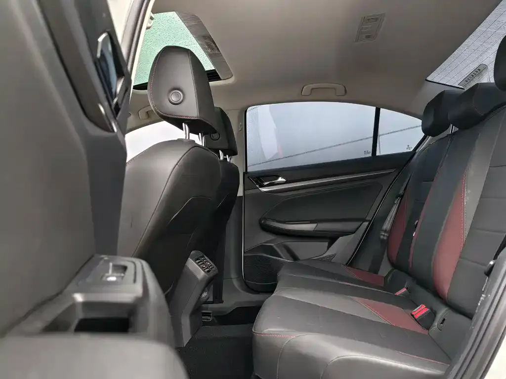 Volkswagen Bora 2022 из CN, фото 10