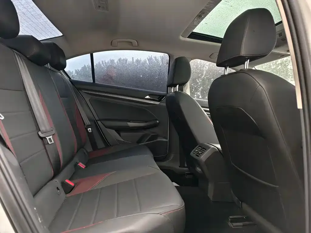 Volkswagen Bora 2022 из CN, фото 9