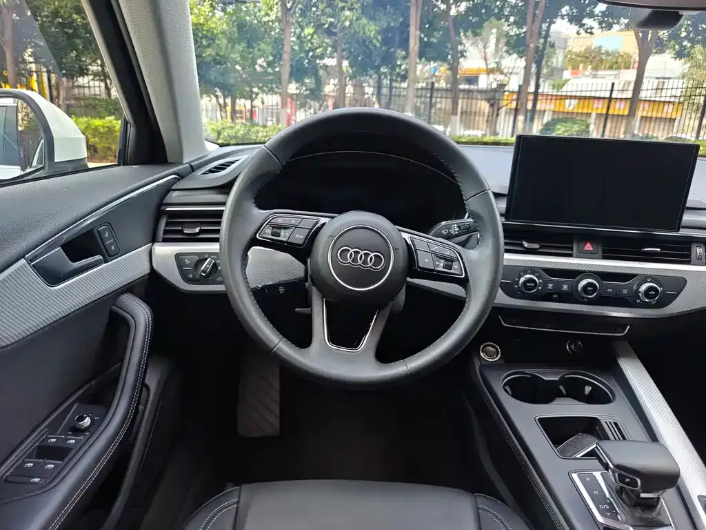 Audi A4L 2021 из CN, фото 10