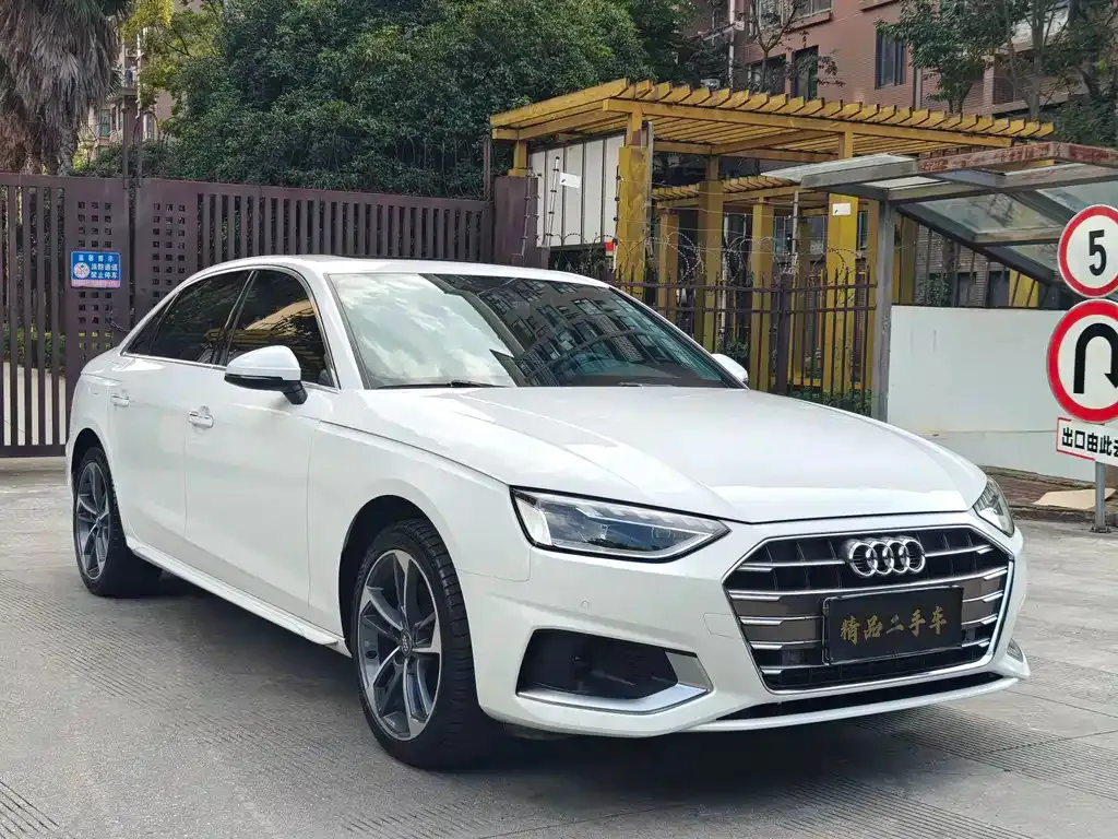 Audi A4L 2021 из CN, фото 3