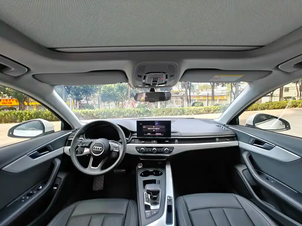 Audi A4L 2021 из CN, фото 9