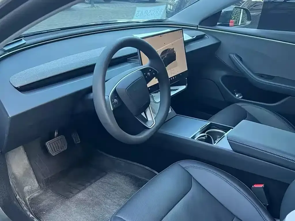 Tesla Model 3 — фото 3