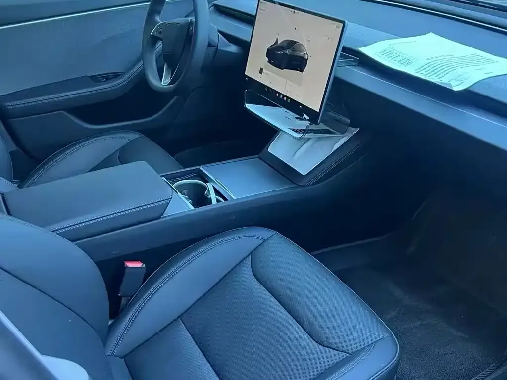 Tesla Model 3 — фото 4