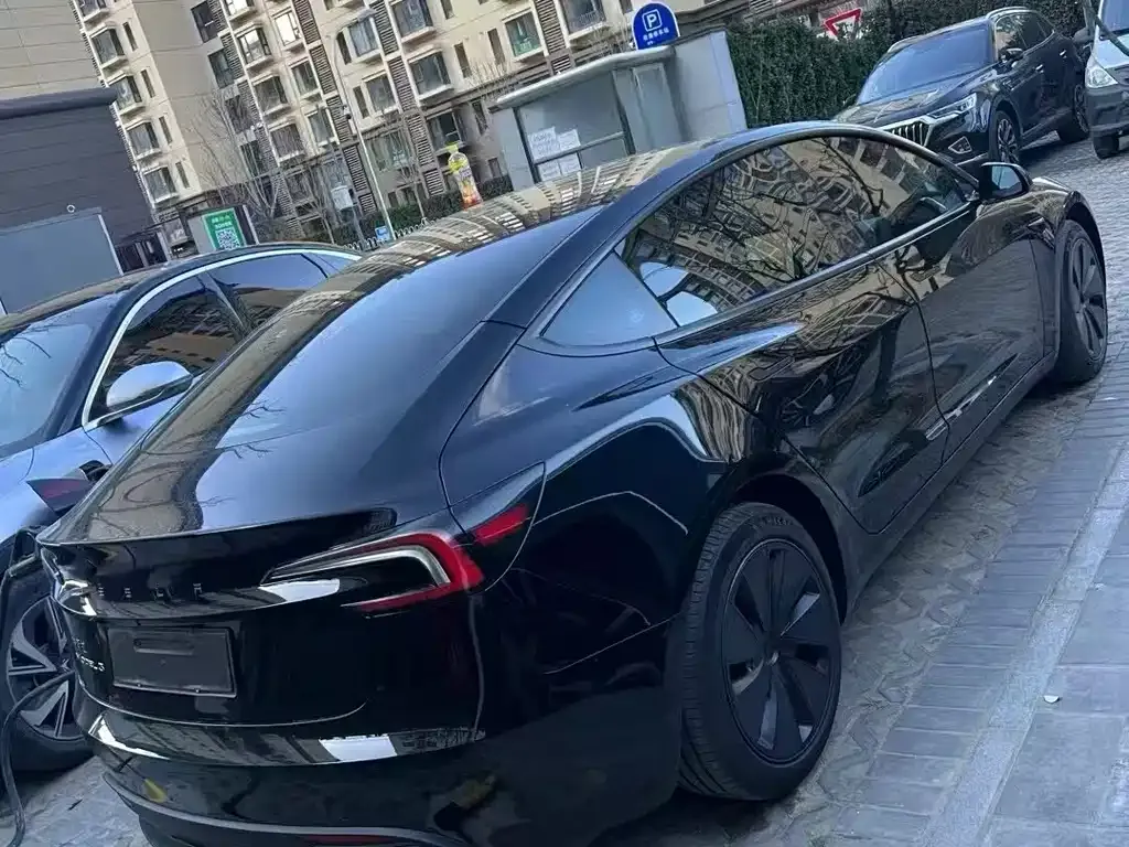 Tesla Model 3 — фото 6
