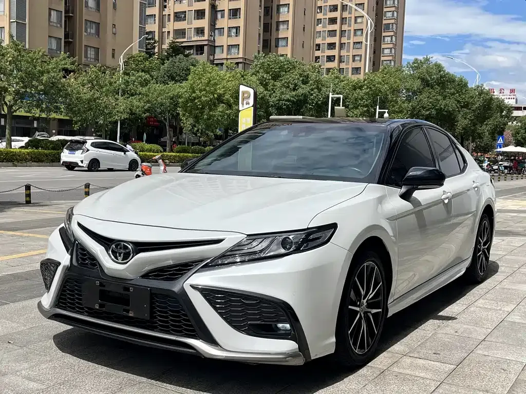Toyota Camry 2021 из CN, фото 1
