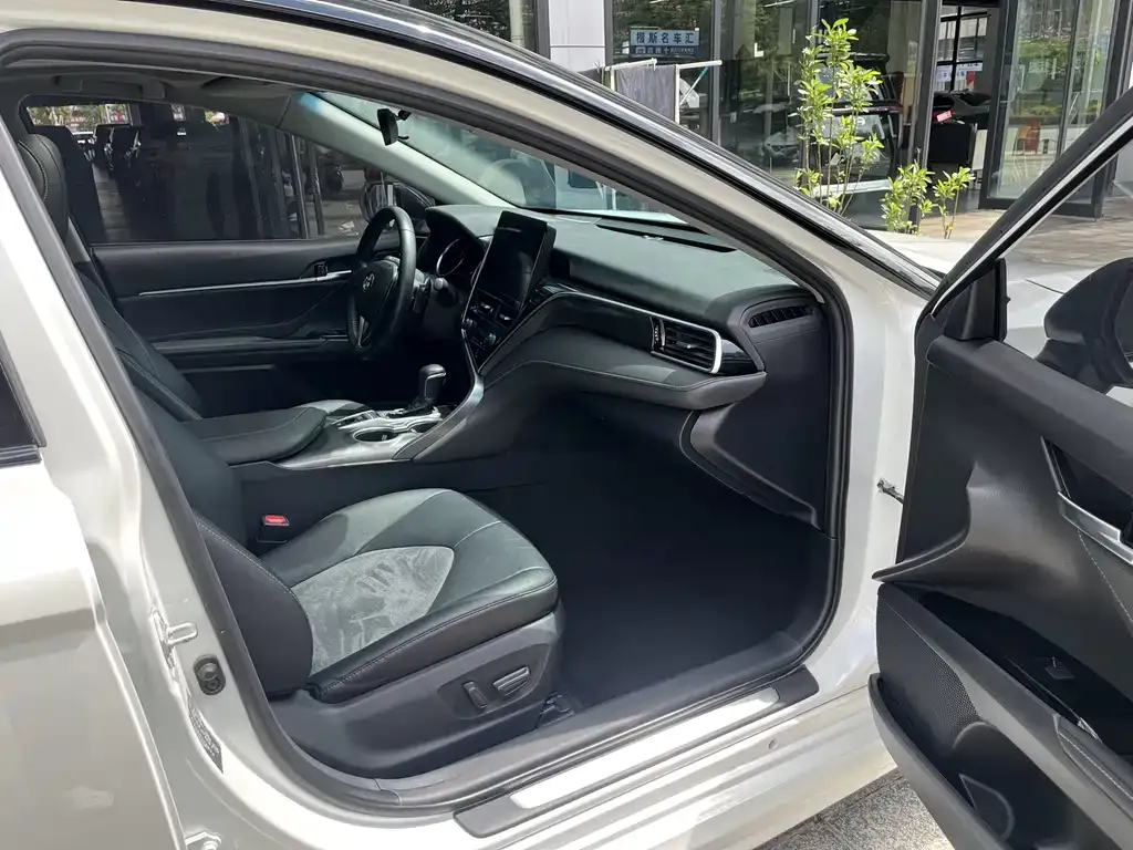 Toyota Camry 2021 из CN, фото 10