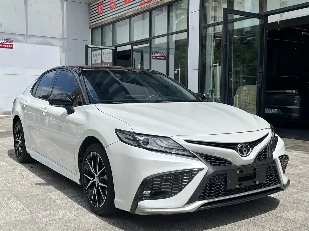 Toyota Camry 2021 из CN, фото 2