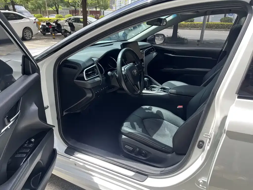 Toyota Camry 2021 из CN, фото 8