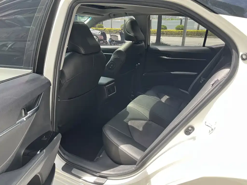 Toyota Camry 2021 из CN, фото 9