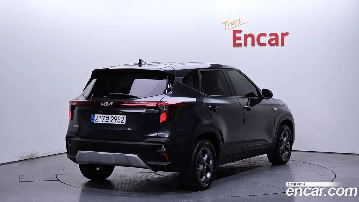 Kia Seltos 2023 из KR, фото 2