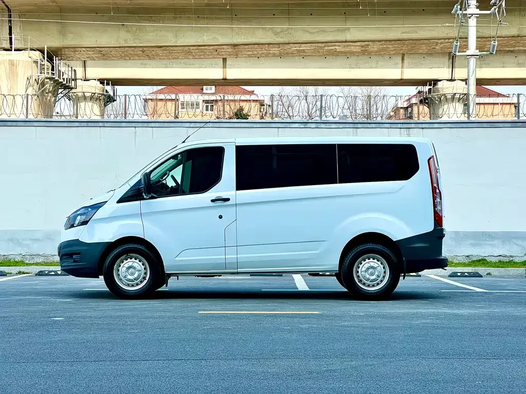 Ford Transit 2022 из CN, фото 2