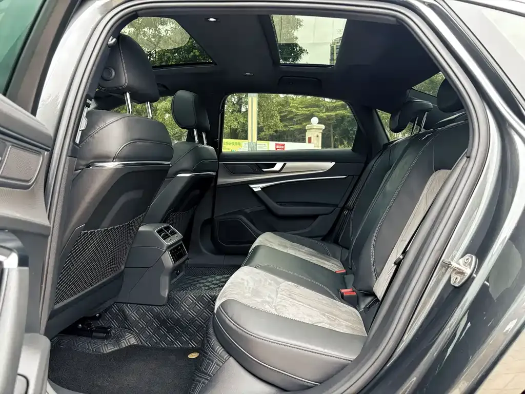Audi A6L 2022 из CN, фото 9
