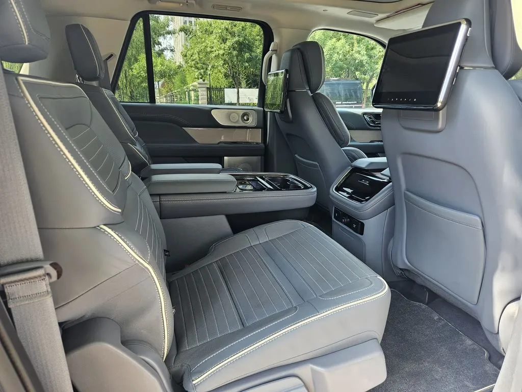 Lincoln Navigator 2024 из CN, фото 10
