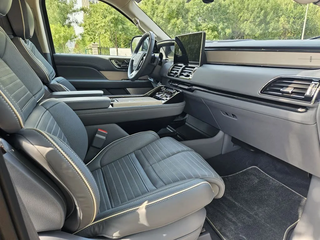 Lincoln Navigator 2024 из CN, фото 9