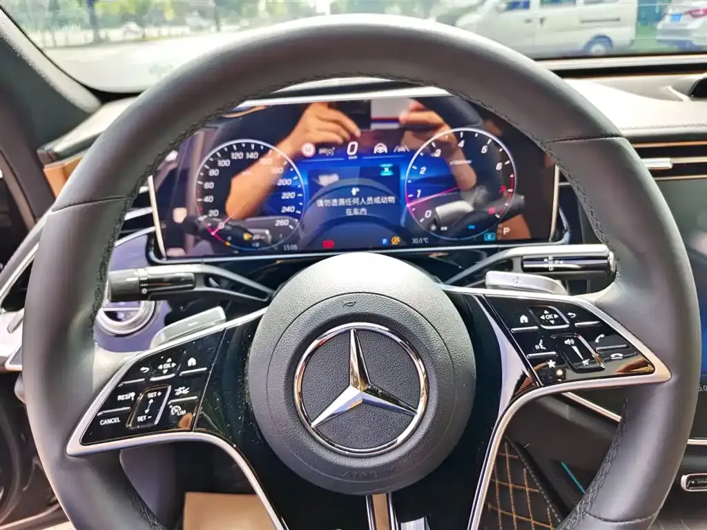 Mercedes-Benz E-Class 2025 из CN, фото 10