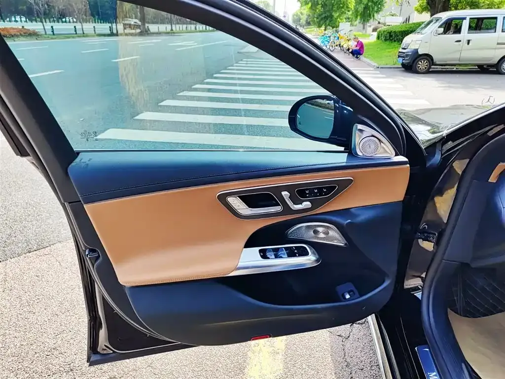 Mercedes-Benz E-Class 2025 из CN, фото 6