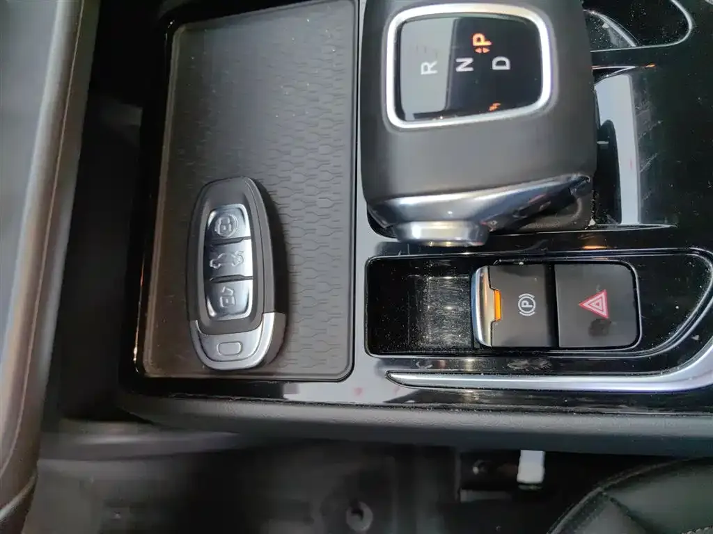 Hongqi E-QM5 2023 из CN, фото 9