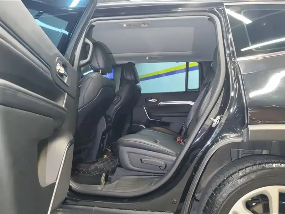 Jeep Grand Commander 2021 из CN, фото 10