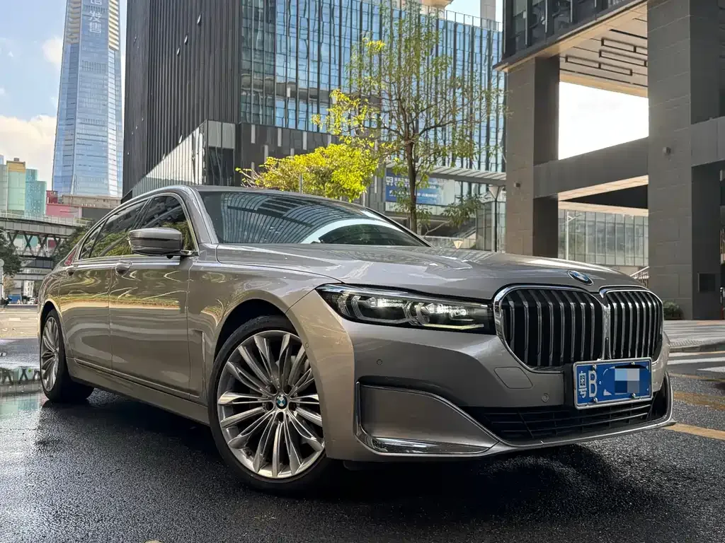 BMW 7 Series 2023 из CN, фото 1