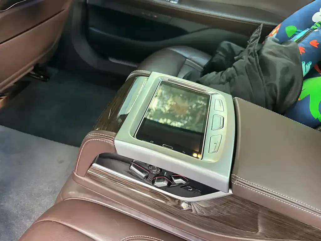 BMW 7 Series 2023 из CN, фото 6