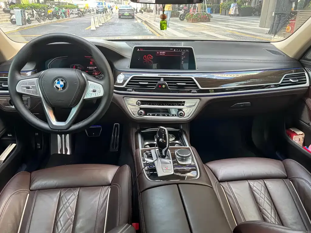 BMW 7 Series 2023 из CN, фото 7
