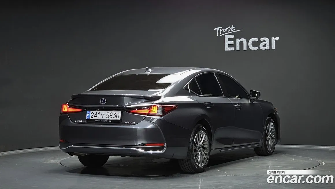 Lexus ES 2026 из KR, фото 2