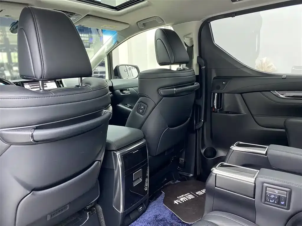 Toyota Vellfire 2022 из CN, фото 6