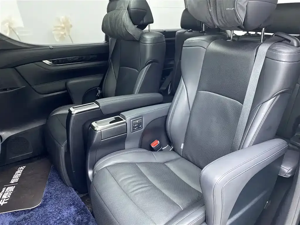 Toyota Vellfire 2022 из CN, фото 7