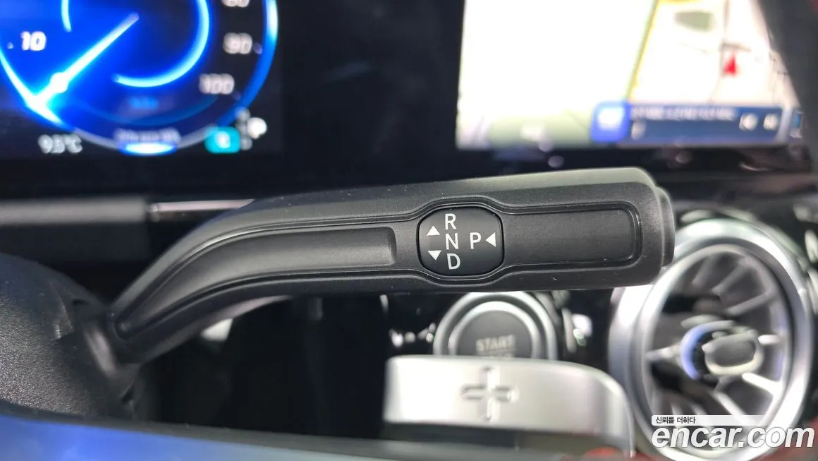 Mercedes-Benz EQA — фото 9