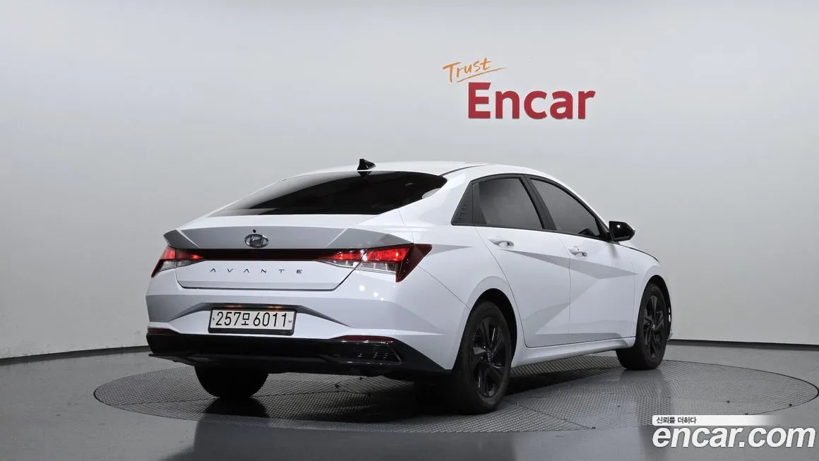 Hyundai AVANTE — фото 2