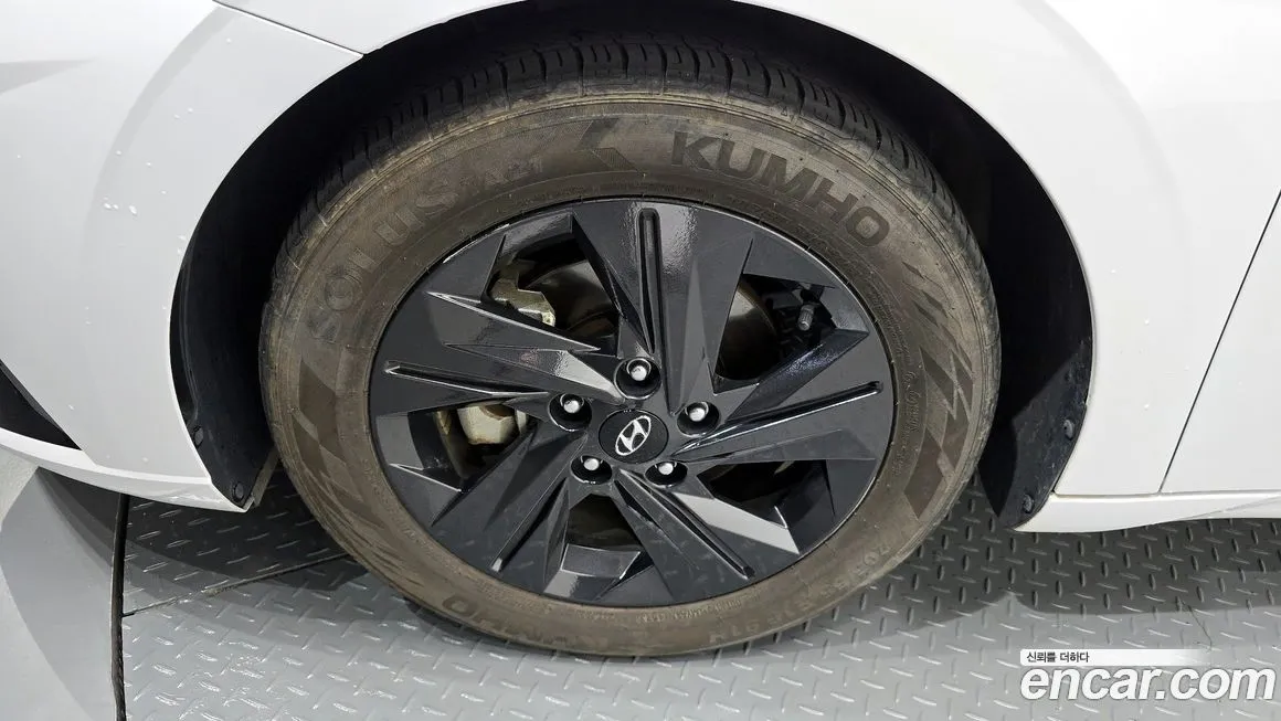Hyundai AVANTE — фото 5