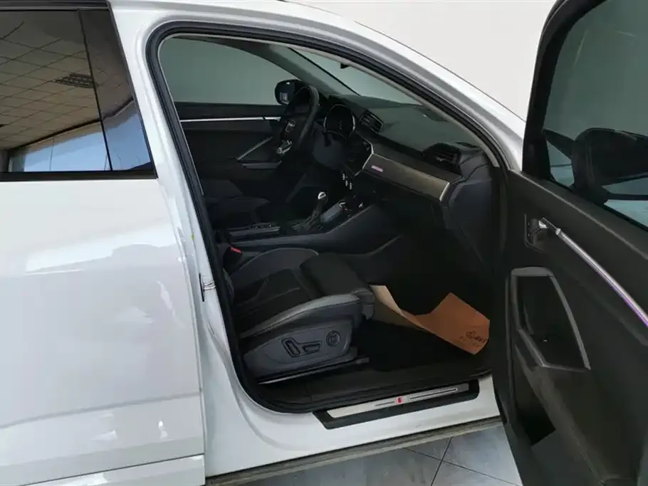 Audi Q3 2023 из CN, фото 8