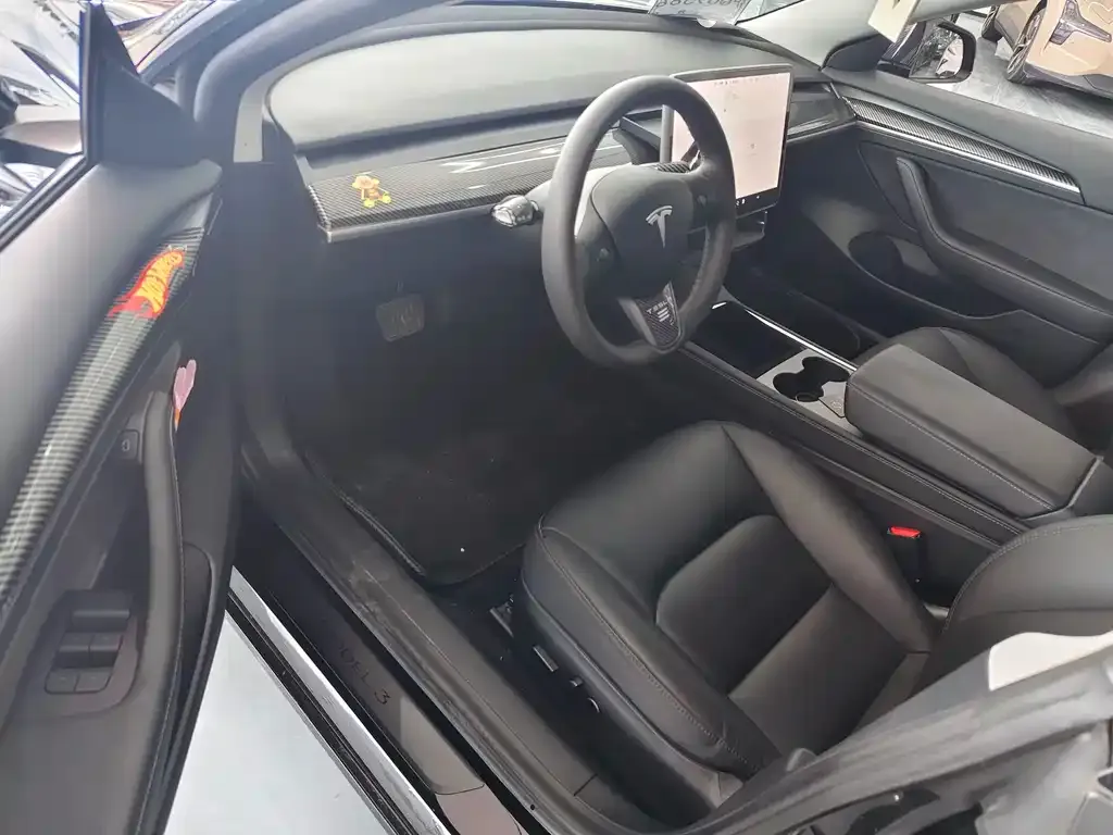 Tesla Model 3 — фото 3